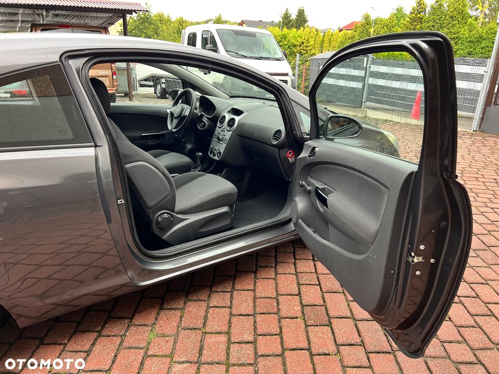 Opel Corsa 1.2 16V Essentia - 32