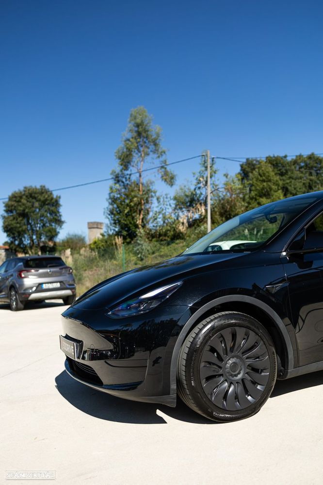 Tesla Model Y Standard RWD - 6