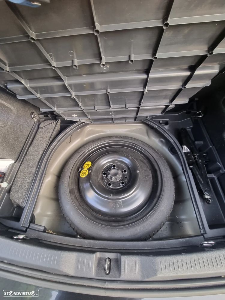 Toyota Auris 1.8 HSD Comfort+P.Sport - 11