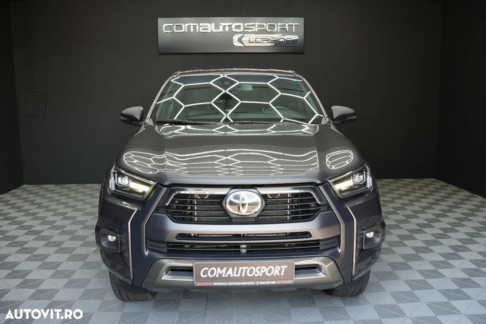 Toyota Hilux 2.8D 204CP 4x4 Double Cab AT Invincible - 2