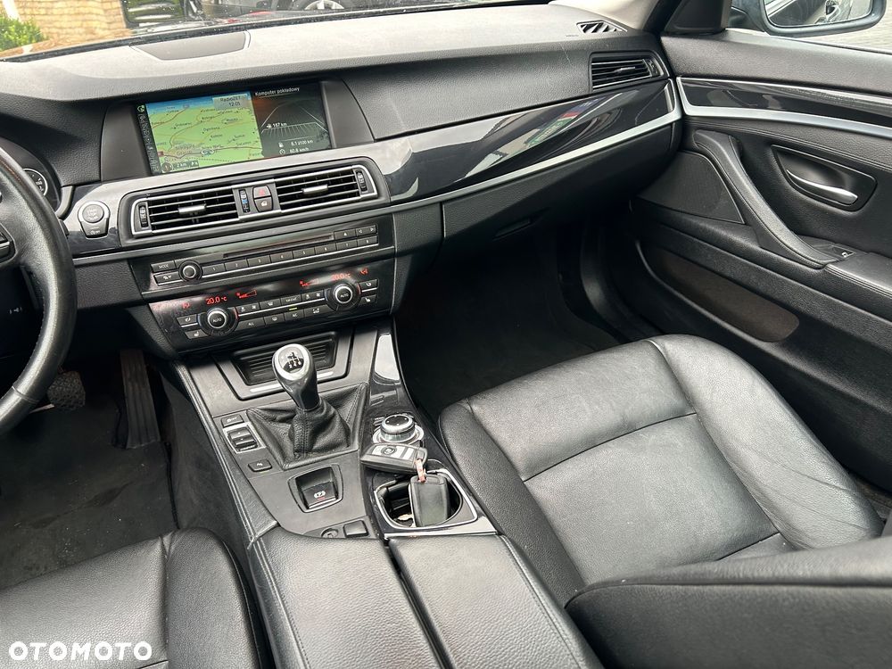 BMW Seria 5 518d Touring Luxury Line - 19