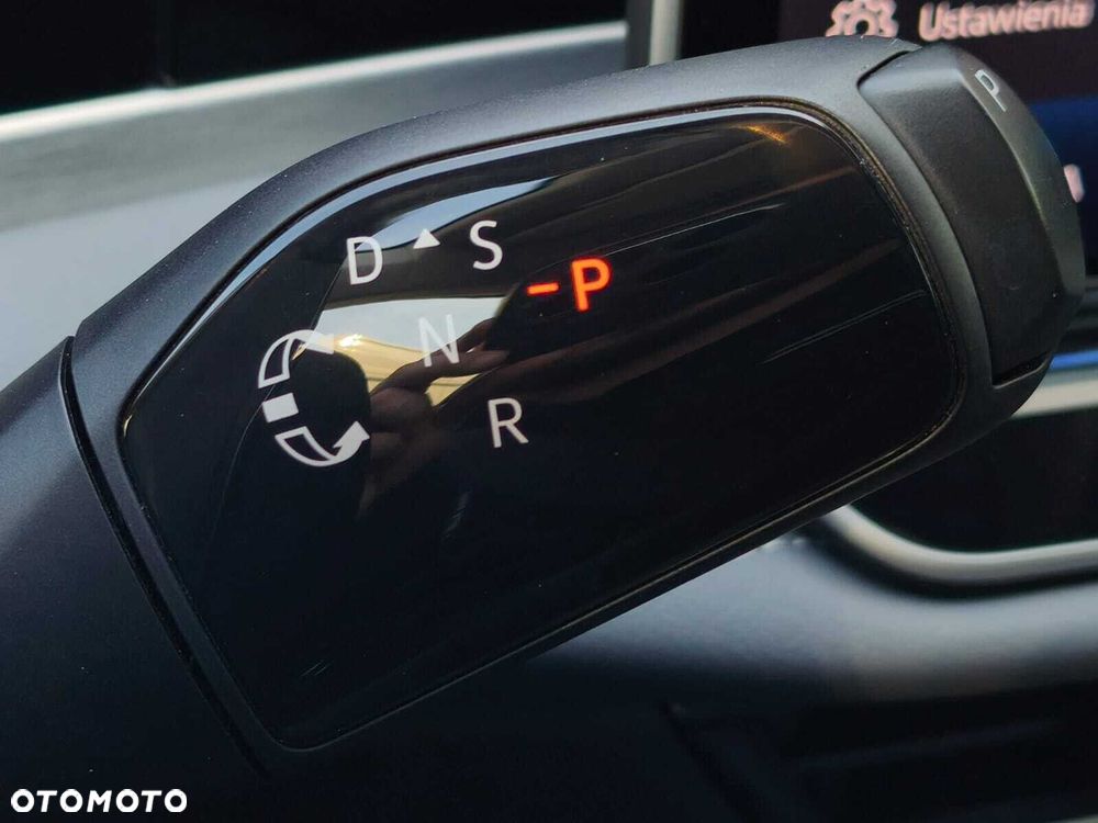 Volkswagen Passat Variant 2.0 TDI SCR Elegance DSG - 25