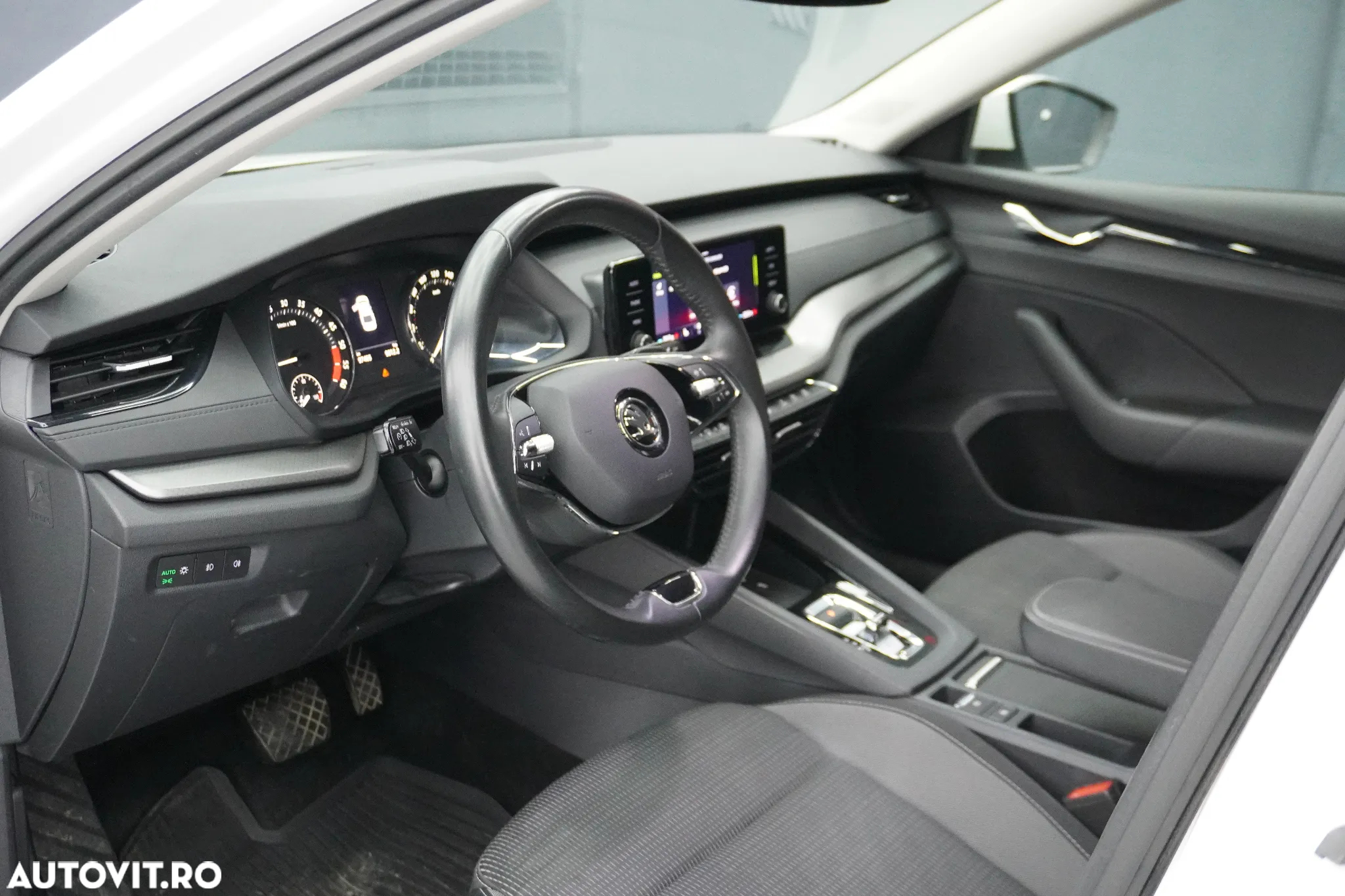 Skoda Octavia 2.0 TDI DSG Ambition - 13