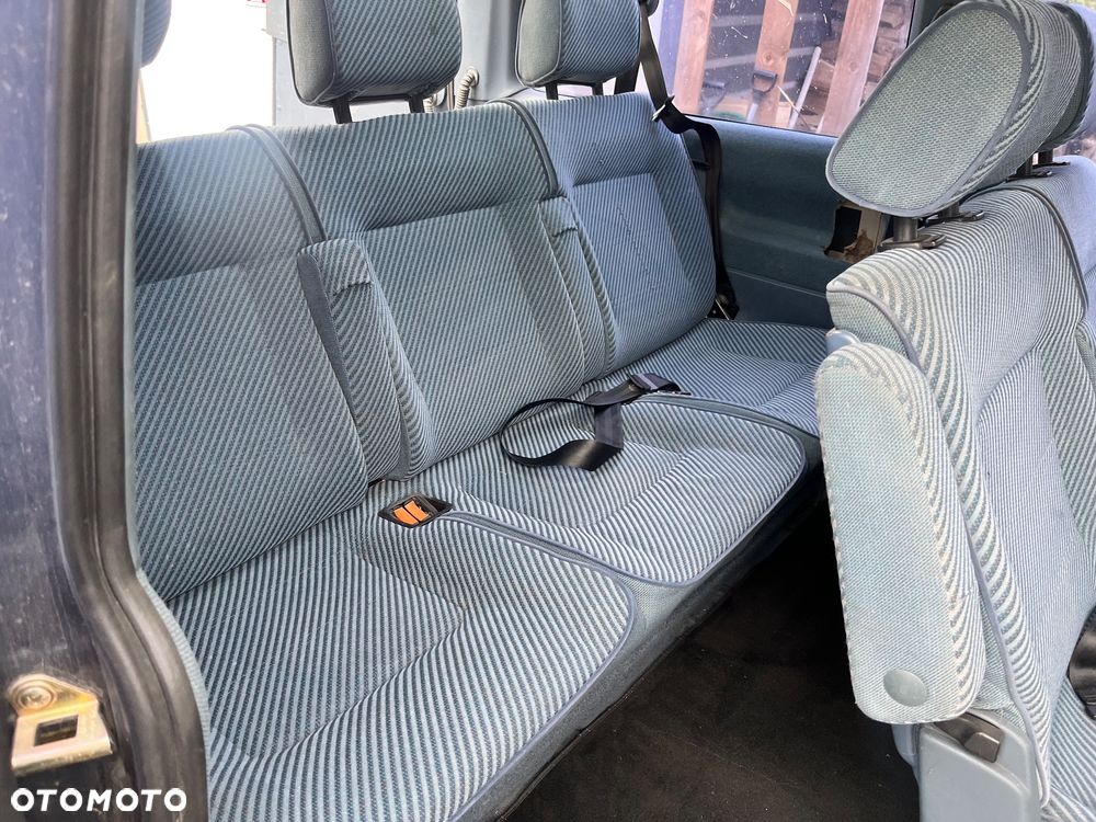 Volkswagen Multivan - 16