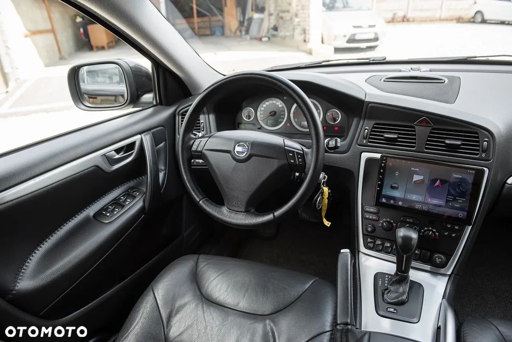 Volvo XC 70 D5 AWD Kinetic - 23