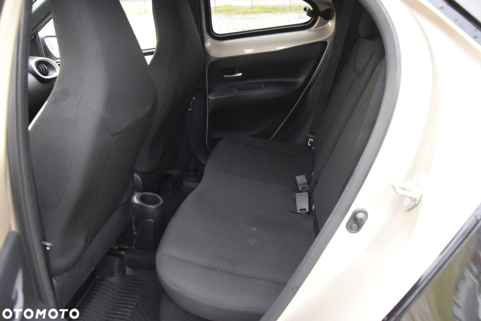 Toyota Aygo X 1.0 VVT-i X-play X-shift - 18