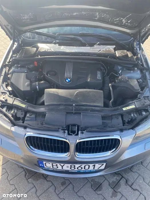 BMW Seria 3 318d - 3