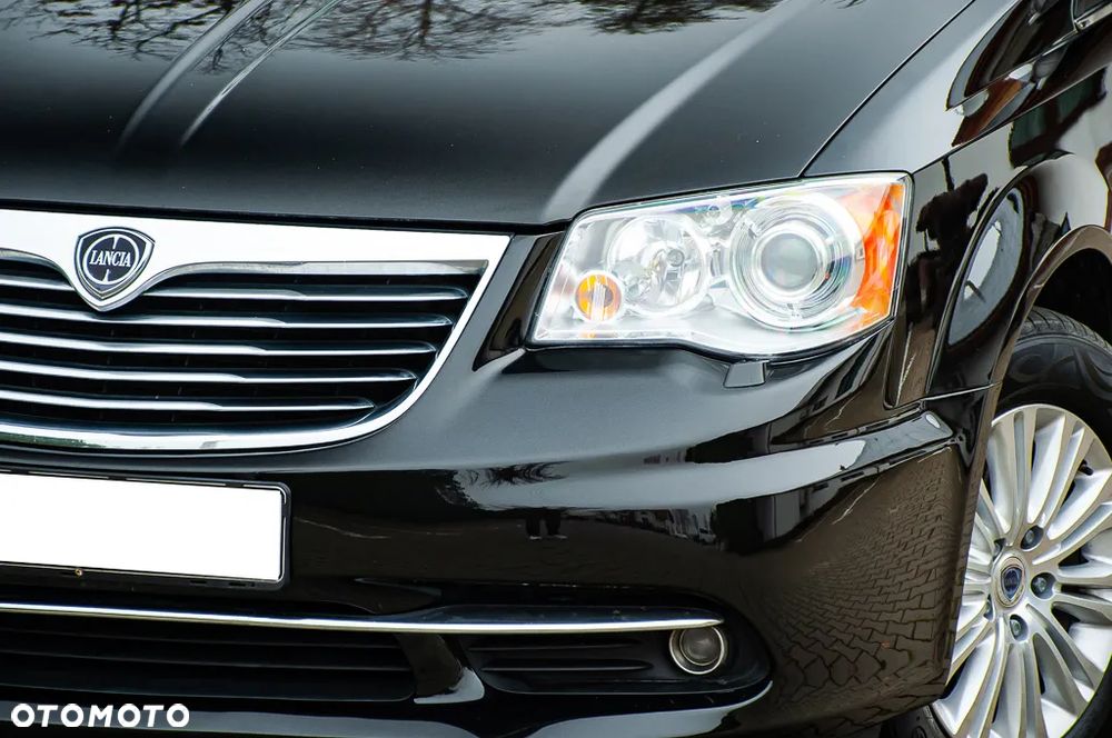 Lancia Voyager 3.6 Platinum - 40