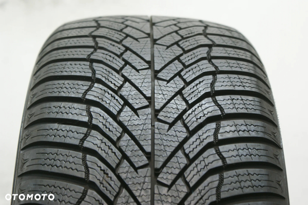 215/55R16 KUMHO WINTERCRAFT WP52 , 7,4mm 2023r