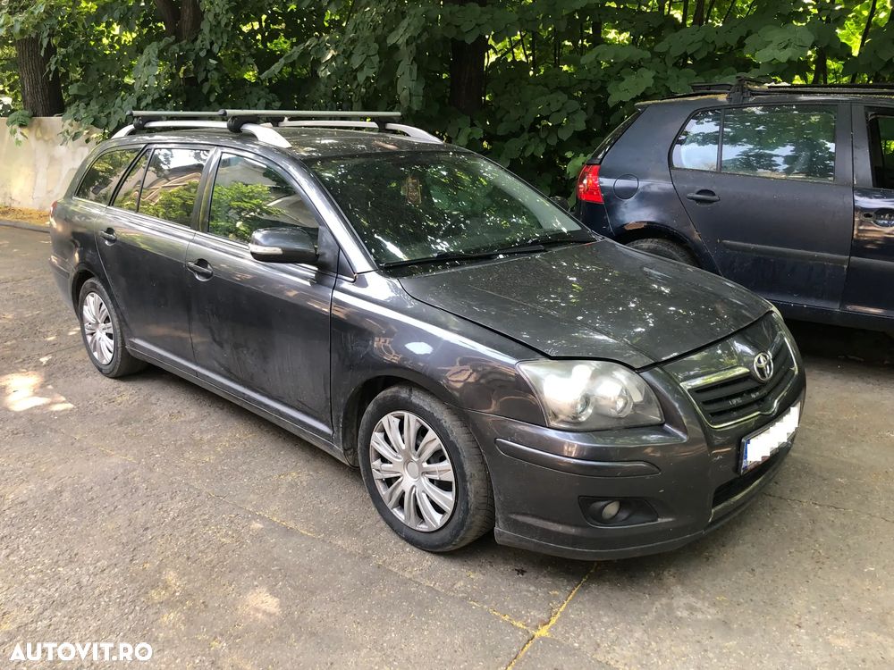 Dezmembrez Toyota Avensis break facelift T25 2006 gri 2.2 diesel - 1