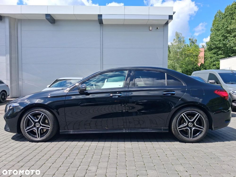 Mercedes-Benz Klasa A 220 4-Matic AMG Line 8G-DCT - 3