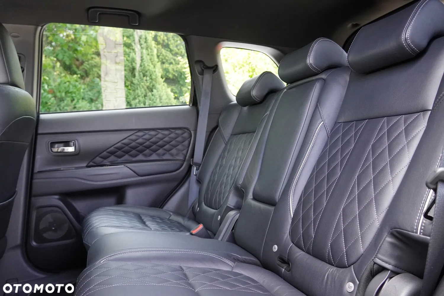 Mitsubishi Outlander ver-phev-instyle-plus - 24