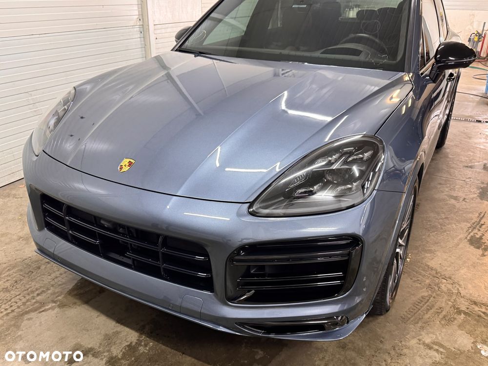 Porsche Cayenne - 3