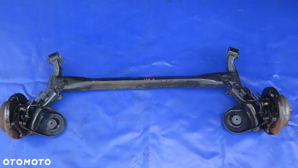 BELKA ZAWIESZENIE OŚ TYŁ TYLNA HYUNDAI I20 I 2008-2014