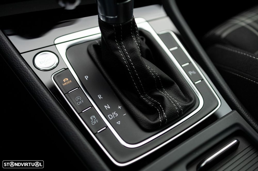 VW Golf 2.0 TDI GTD DSG - 32