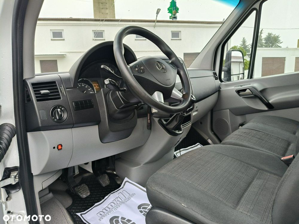 Mercedes-Benz Sprinter - 15
