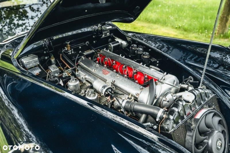 Jaguar XK - 33