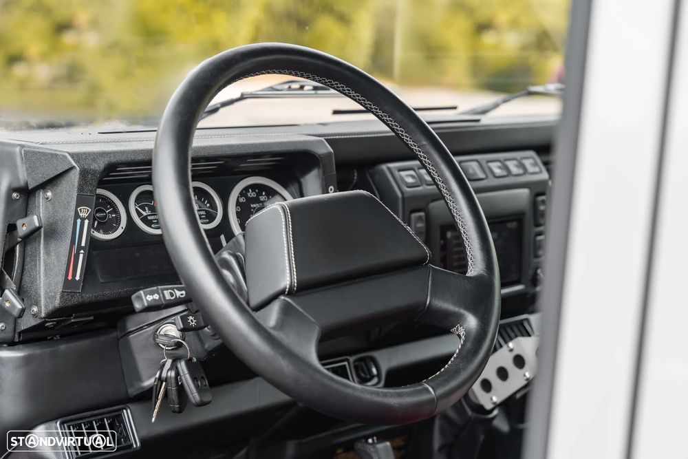 Land Rover Defender 110 2.5 TD5 Metal Top - 13