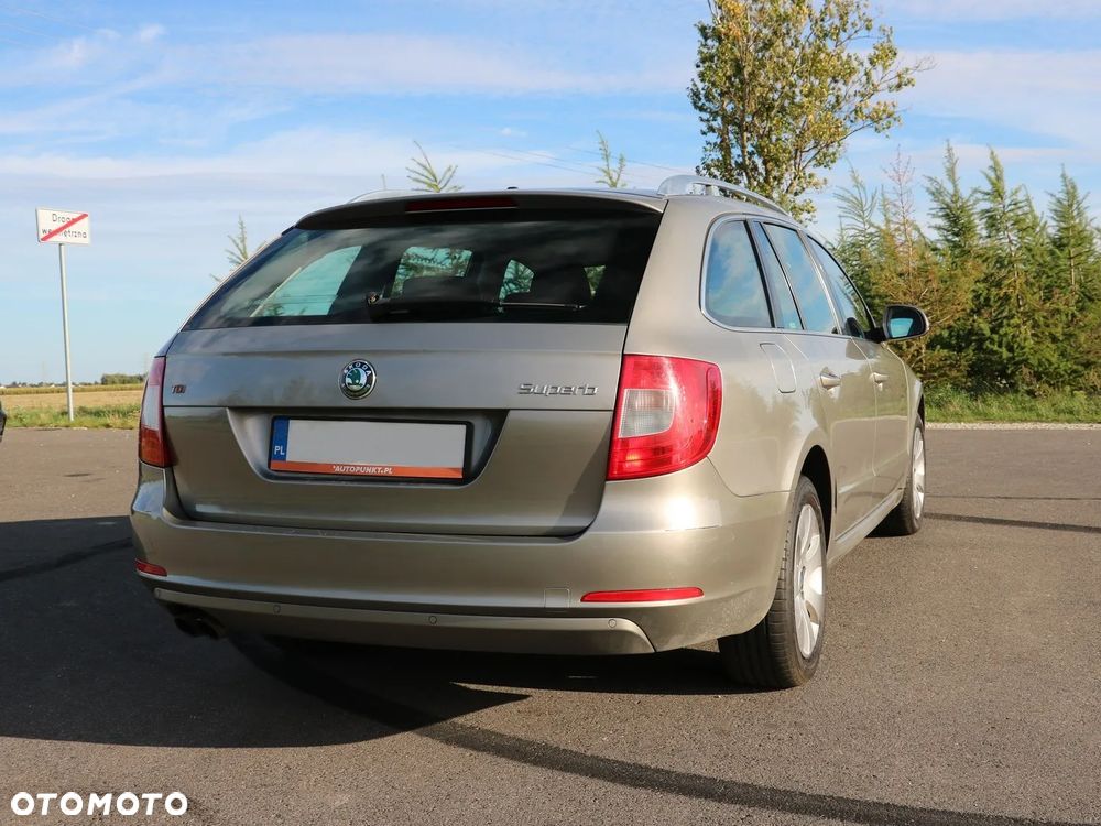 Skoda Superb 2.0 TDI Ambition - 2