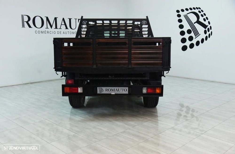 Toyota Hilux 2.4 D-4D 2WD CD CM - 5