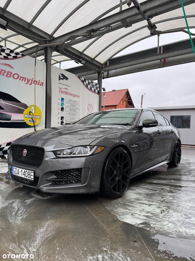 Jaguar XE - 8
