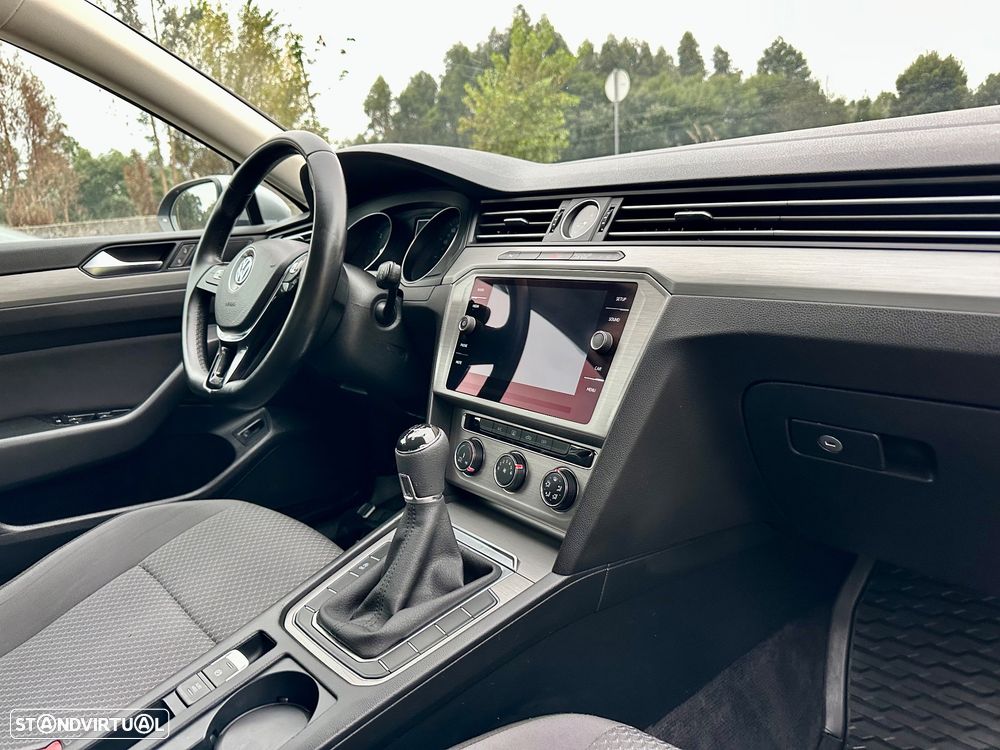 VW Passat Variant 1.6 TDI Confortline - 37