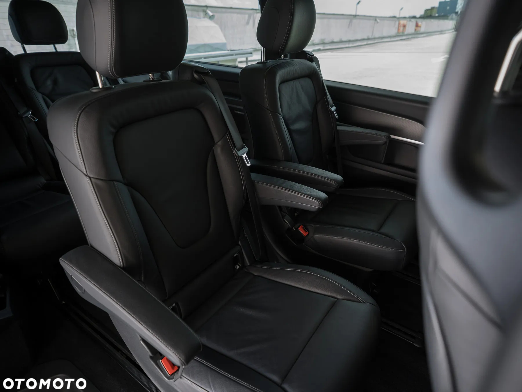 Mercedes-Benz Klasa V 300 d 4-Matic Exclusive 9G-Tronic (d³ugi) - 28