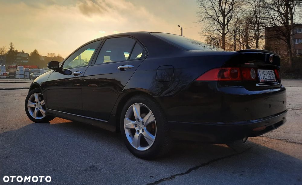 Honda Accord 2.0 Executive - 28