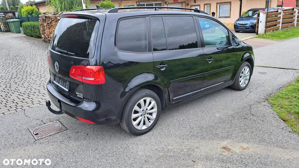 Volkswagen Touran 2.0 TDI DPF DSG Highline - 4