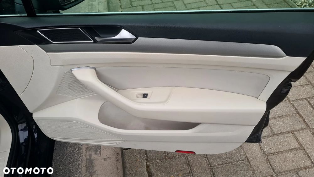 Volkswagen Passat 1.6 TDI (BlueMotion Technology) DSG Comfortline - 31