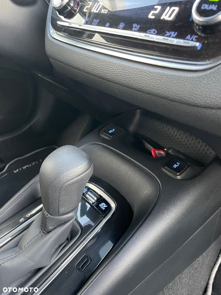 Toyota Corolla 1.8 Hybrid Business Edition - 30