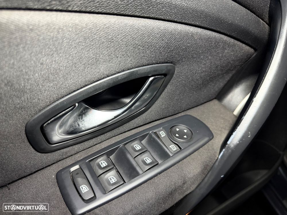 Renault Mégane 1.5 dCi Dynamique S - 14