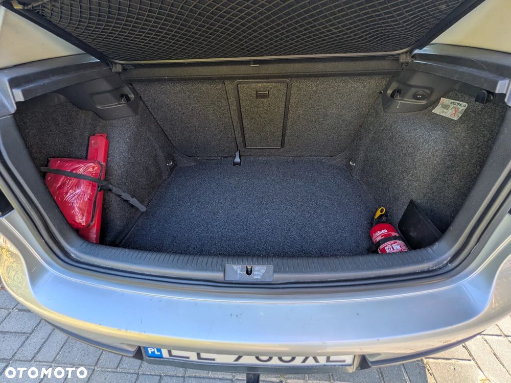 Volkswagen Golf 1.6 Comfortline - 15