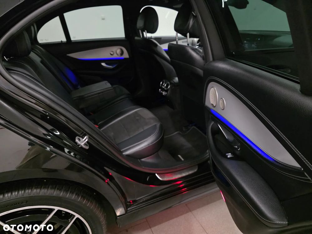 Mercedes-Benz Klasa E 300 de 9G-TRONIC AMG Line - 33