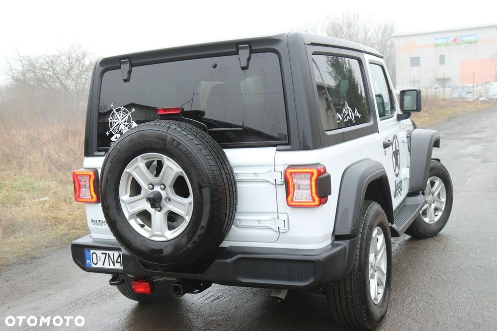 Jeep Wrangler - 8