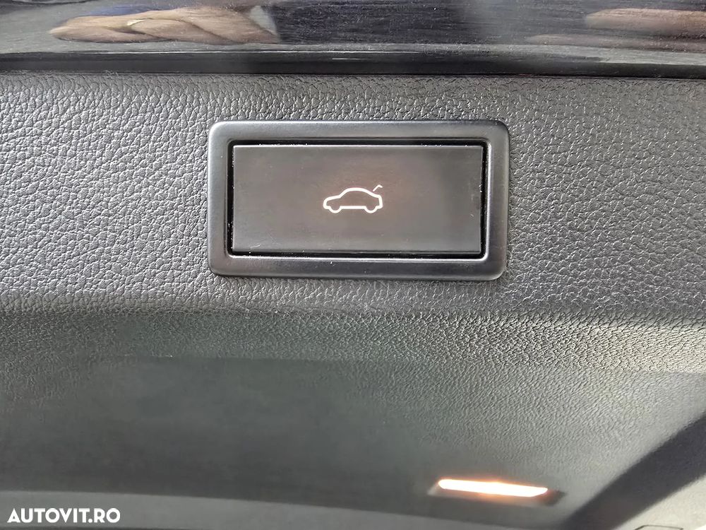 Skoda Superb 2.0 TDI DSG Premium Edition - 9