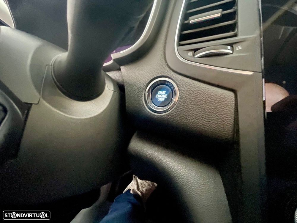 Renault Mégane Sport Tourer E-TECH Plug-in 160 INTENS - 24