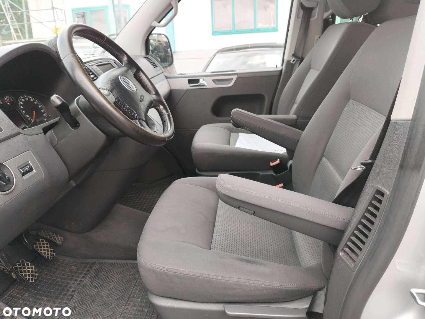 Volkswagen Multivan - 6