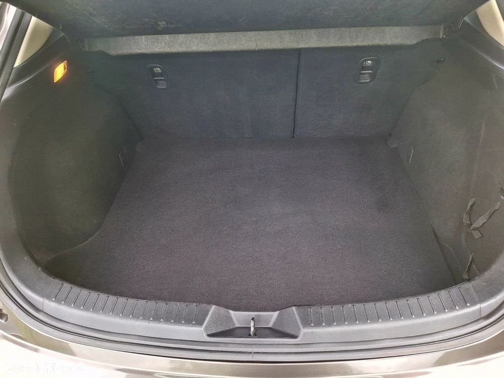 Mazda 3 - 13