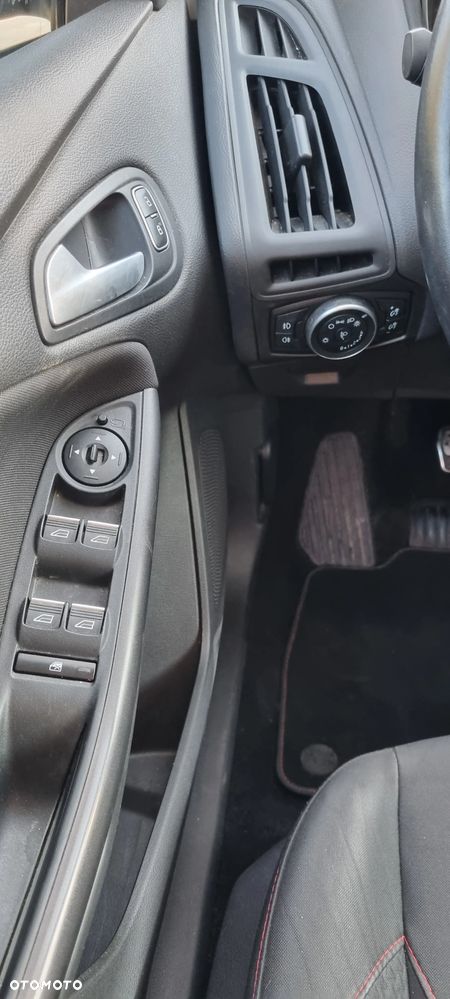 Ford Focus 1.5 EcoBoost ST-Line Black ASS - 15