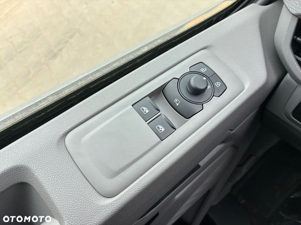 Volkswagen Transporter - 33