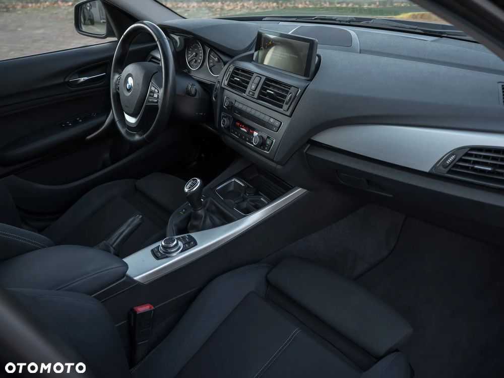 BMW Seria 1 120d Sport Line - 31