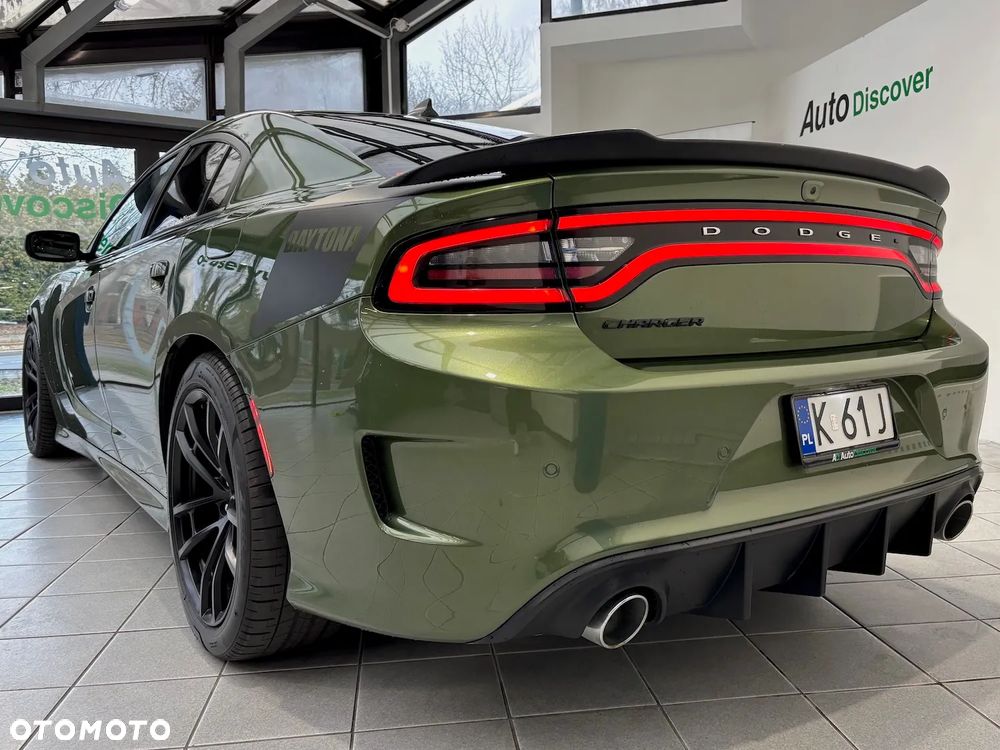 Dodge Charger 6.4 Scat Pack - 8