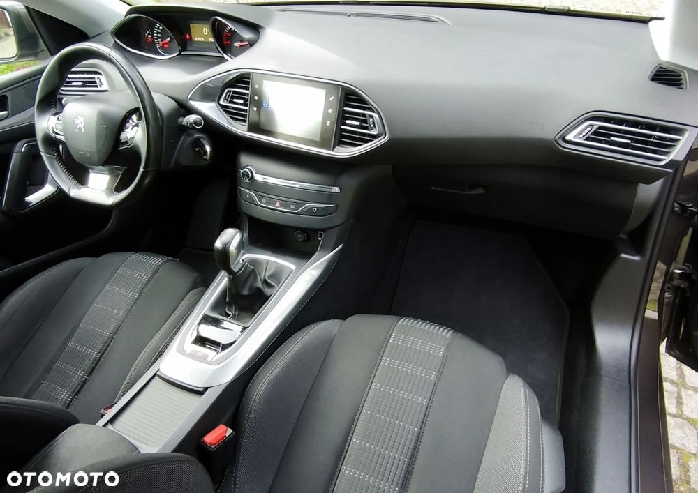 Peugeot 308 - 25