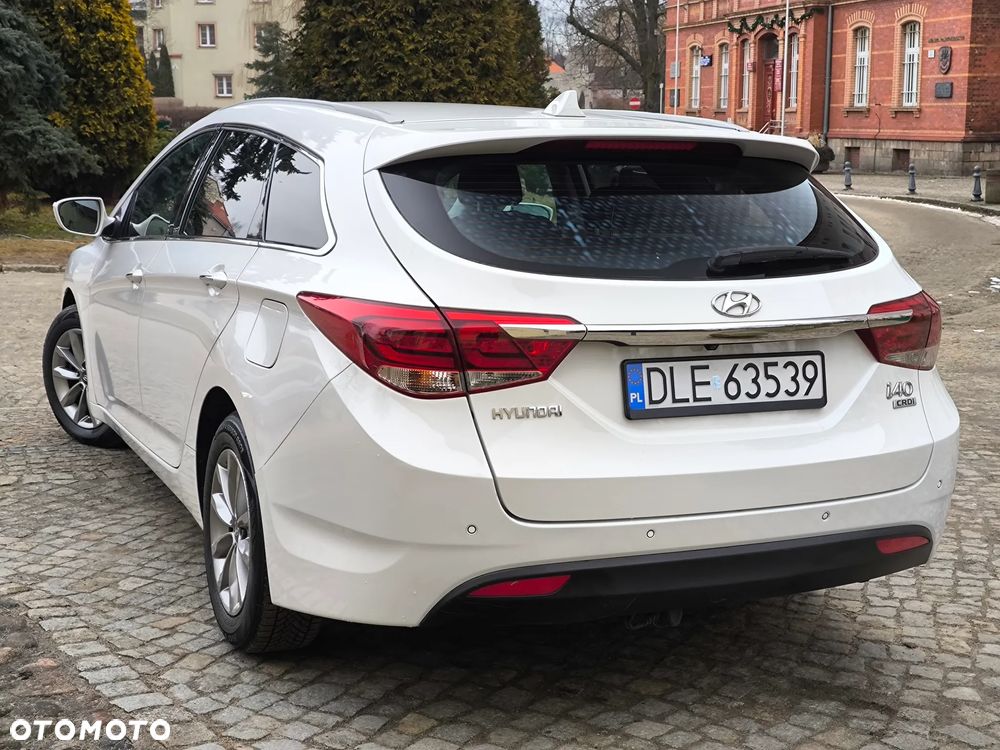 Hyundai i40 Kombi 1.7 CRDi DCT Premium - 11