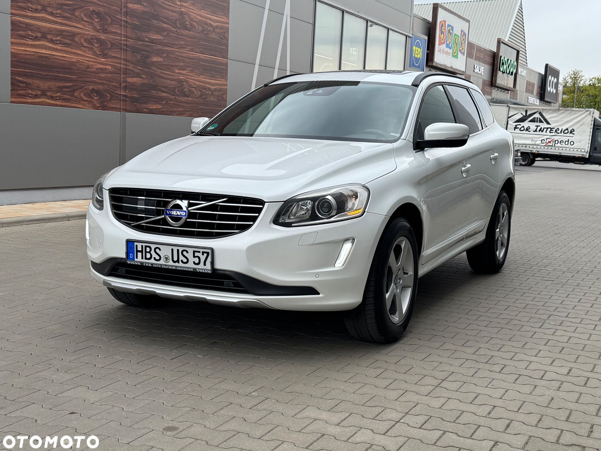Volvo XC 60 D4 Drive-E Momentum - 1