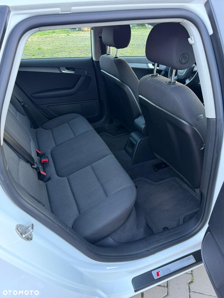 Audi A3 Sportback 1.6 TDI DPF Ambiente - 14