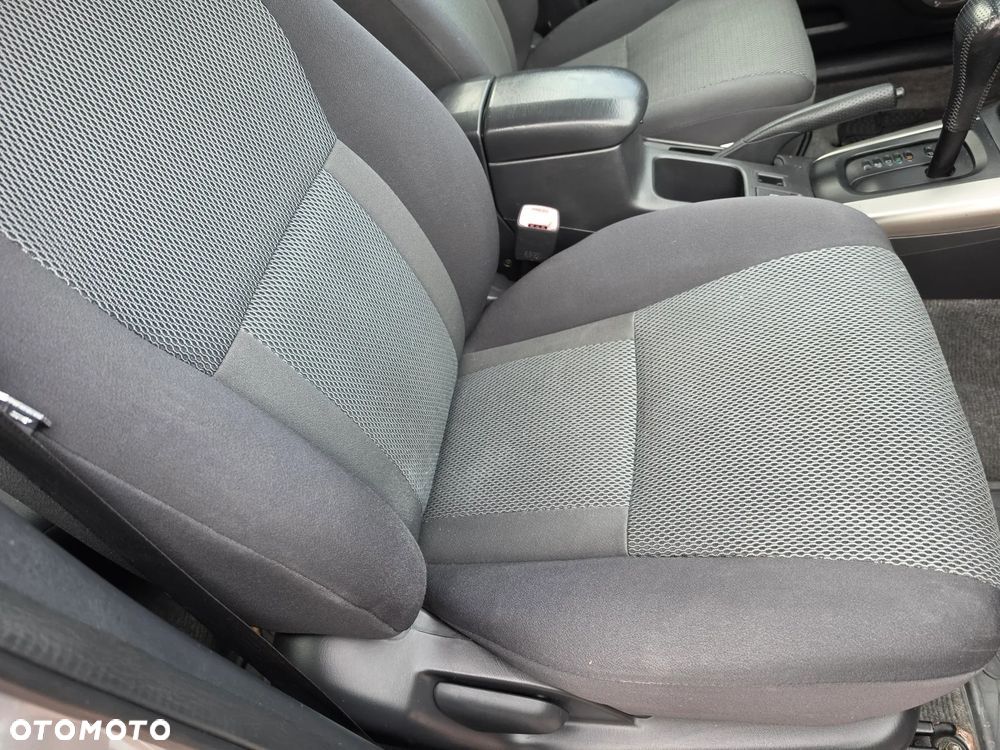 Toyota RAV4 2.0 VVT-i 4x4 - 17