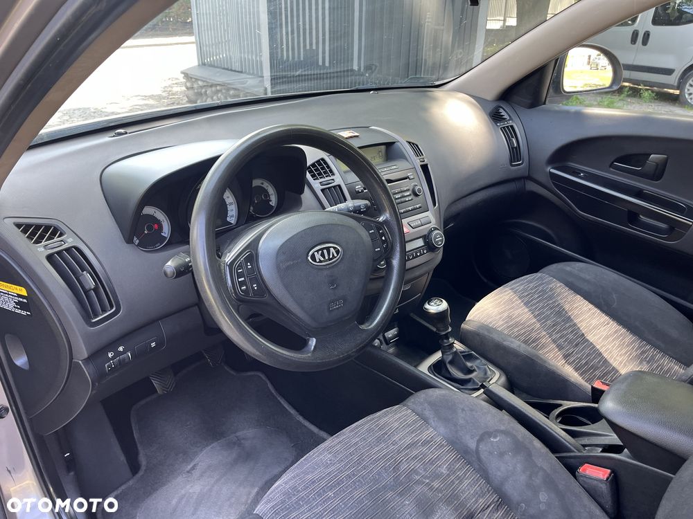 Kia Ceed - 6