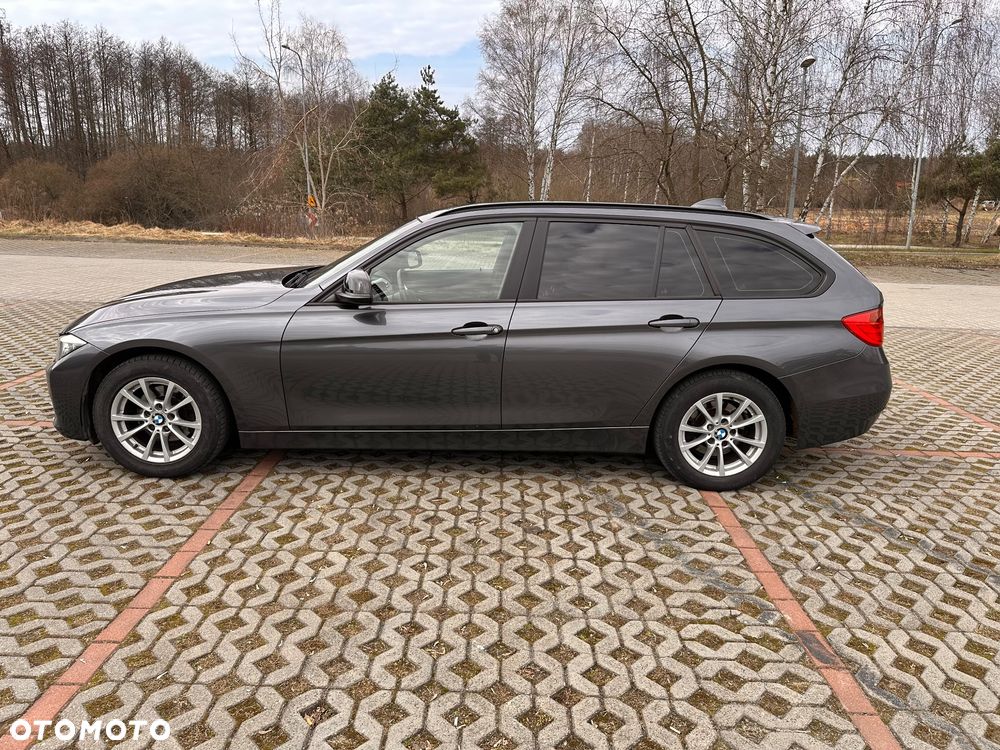 BMW Seria 3 318d Sport Line - 8